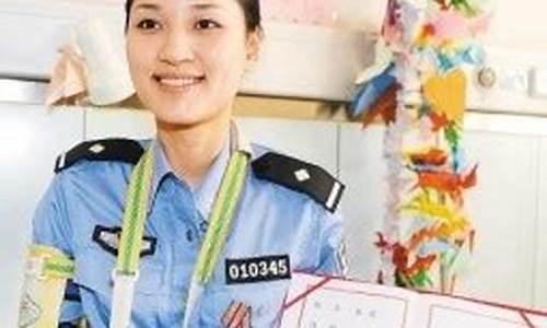 奔驰车碾断女交警胳膊_奔驰撞人女司机身份